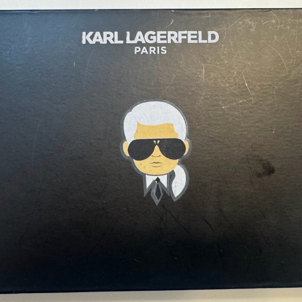 Karl Lagerfeld passport holder - Picture 2 of 2
